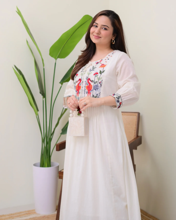 Shusha Kapda Women’s White Embroidered 2-Piece Kurti Set | Pure Cotton | Ethnic Wear - Image 4