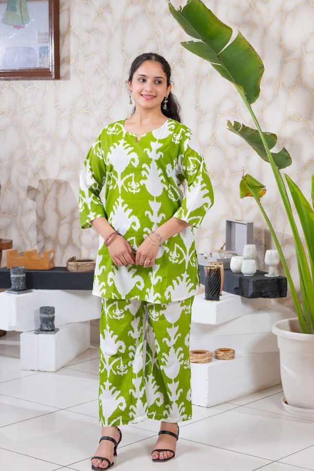 Shusha Kapda Women’s Cotton Green Ikat Printed Co-Ord Set | Stylish Kurta & Pant Set for Daily Wear